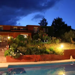 Des Roses Roussillon en Isere